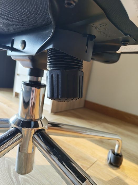 Cadeira Staples Ergonómica
