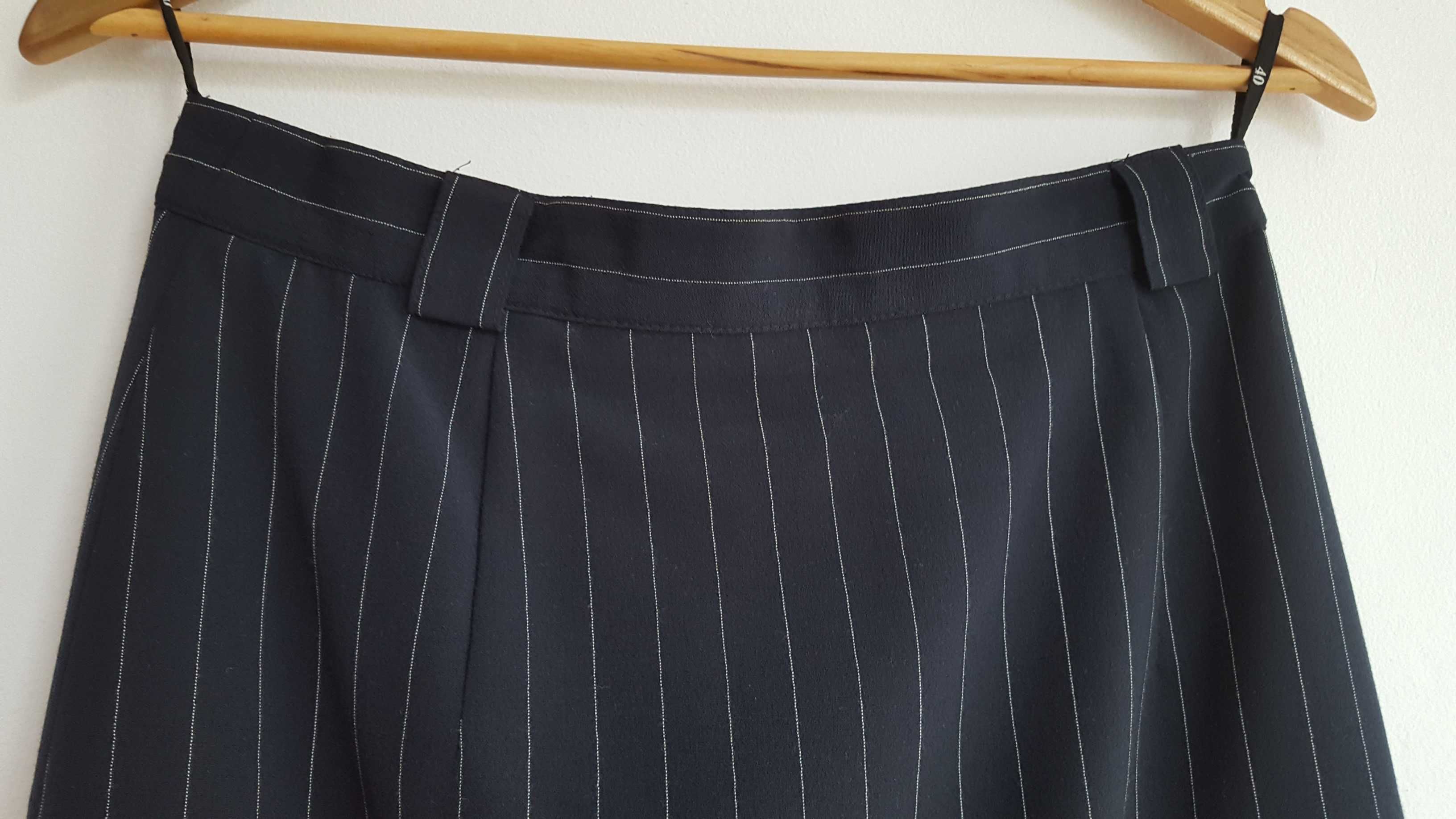 Granatowa elegancka Spódnica w prążki midi rozmiar 40 made in Germany