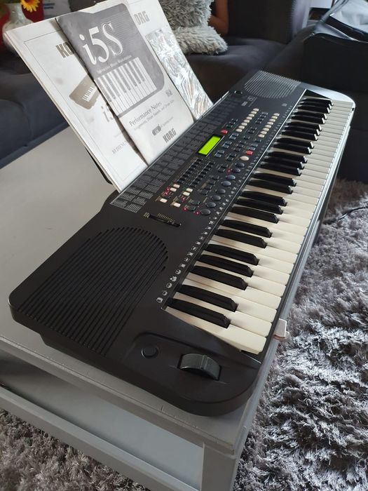 Keyboard Korg i5s - stan kolekcjonerski