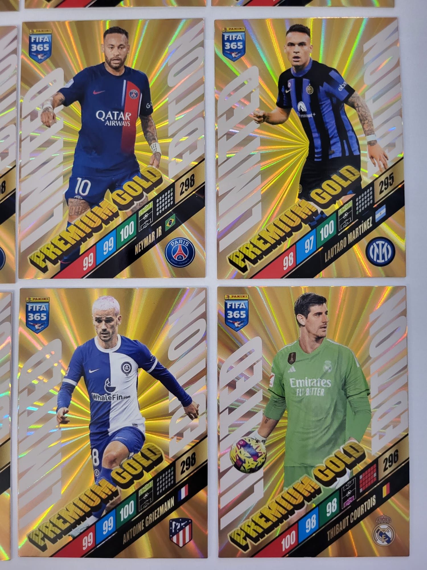 Karty Limited Gold PANINI FIFA 365 z 2024r.