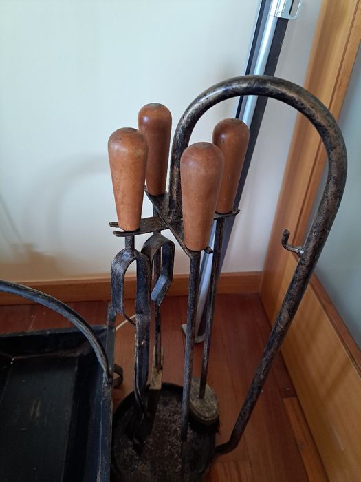 Cesto e acessórios para lareira