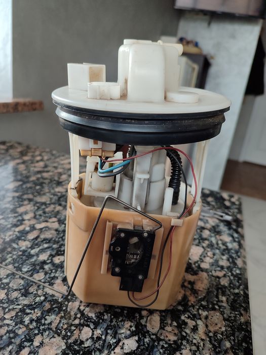 Топливный насос Mazda 6 gg бензин оригинал в отличном состоянии