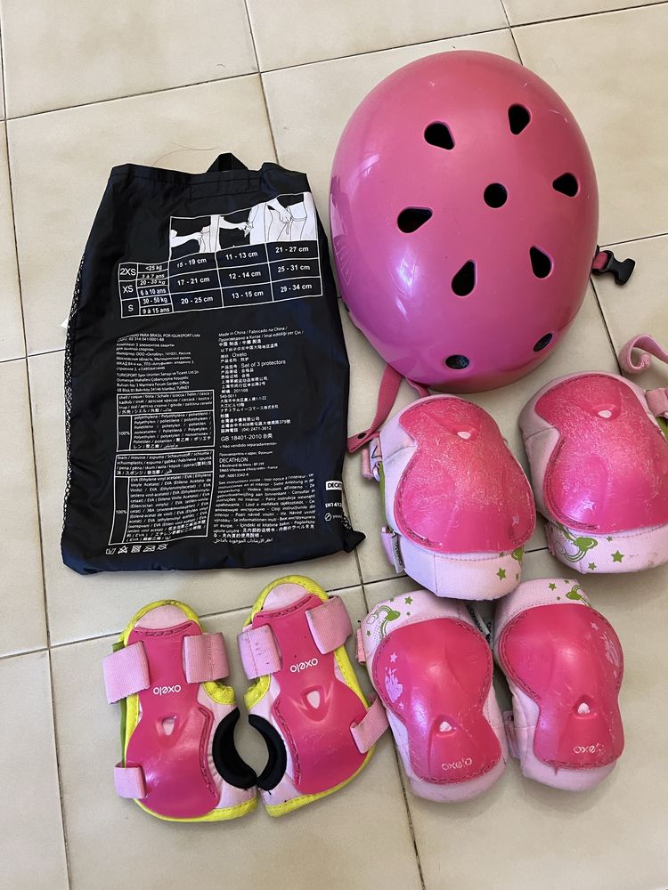 Equipamento de proteção completo para menina