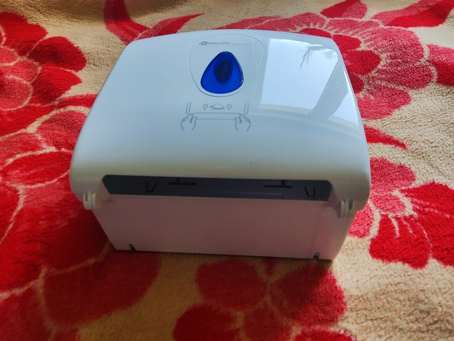 Podajnik na ręczniki