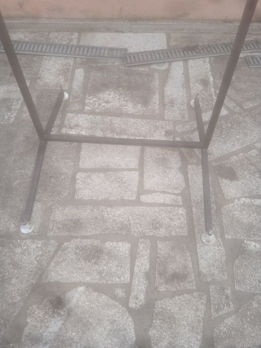 Venda suporte de exterior para TV até 75 polegas.