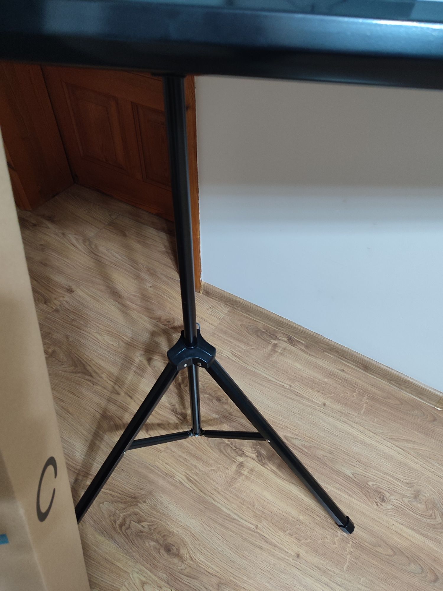 Ekran projekcyjny 115x86 overmax