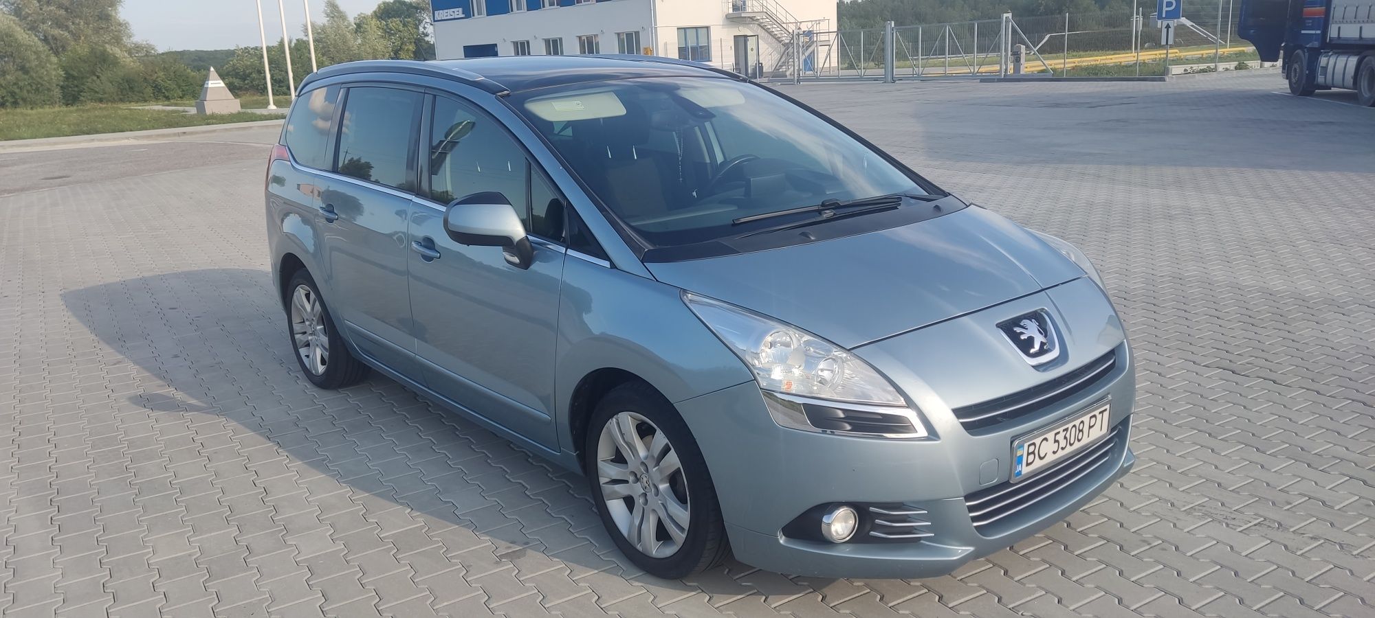 Легковий автомобіль