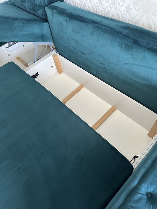 Диван кутовий. Дуже стильний.