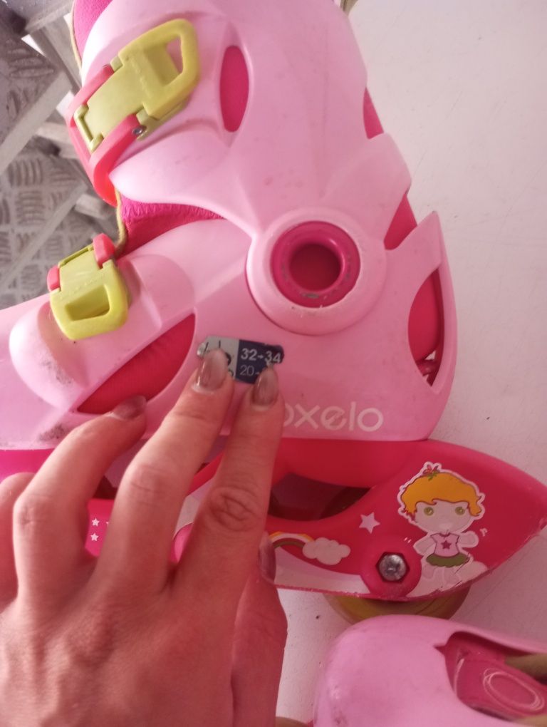 Patins e capacete