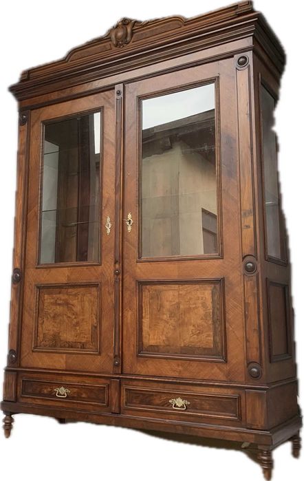 Kredens - Wtryna orzechowa z XIX wieku