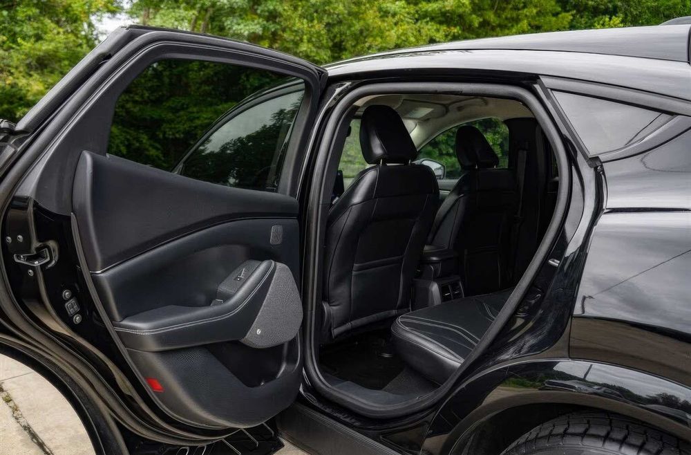 Ford Mustang Mach-E Premium      2022