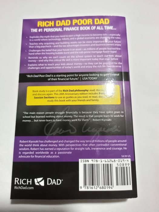 Livro Rich Dad Poor Dad em inglês