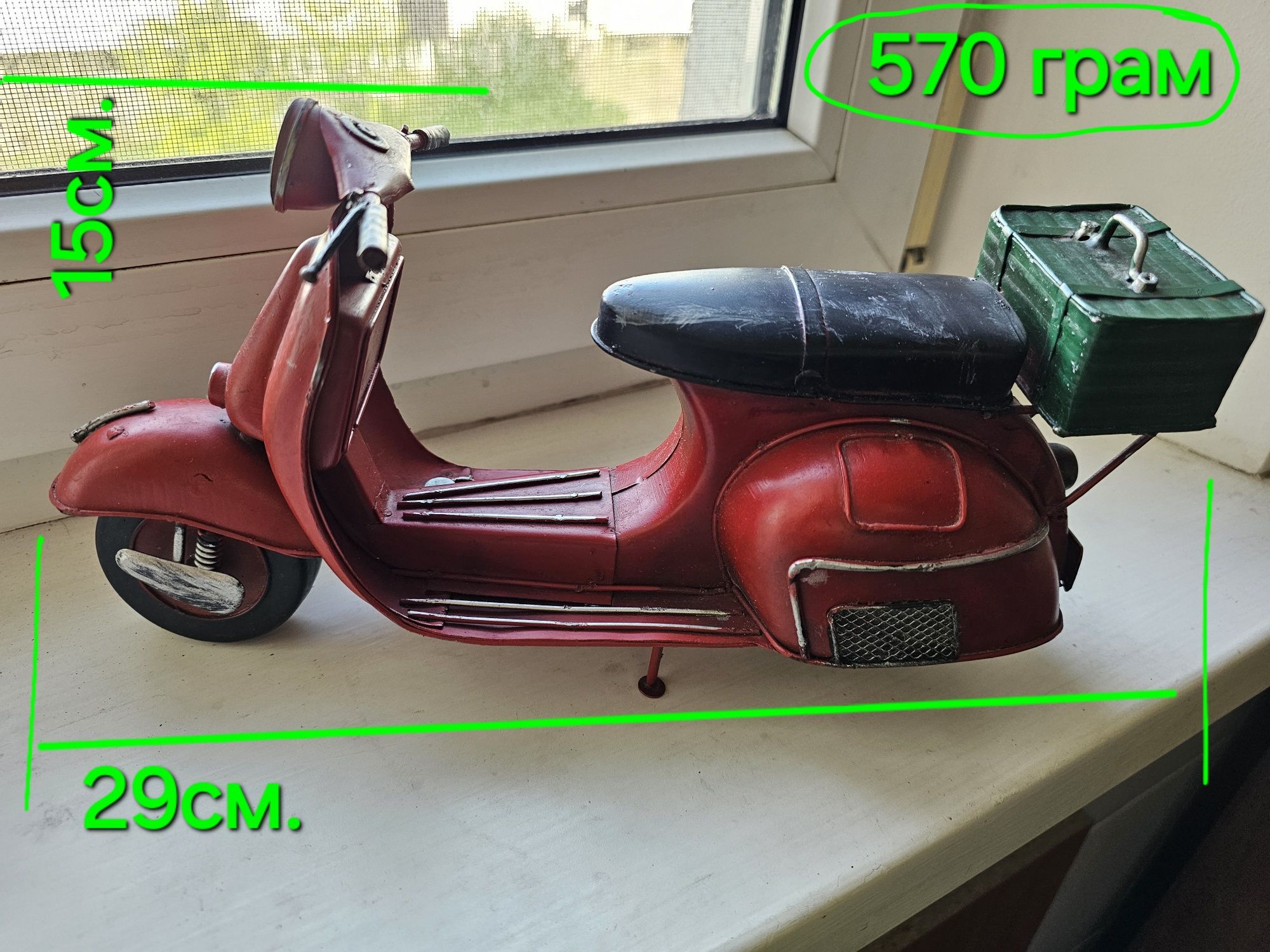 Вінтаж Металева Модель Мопеда Vespa 1959 з Корзиною Італія 1980х