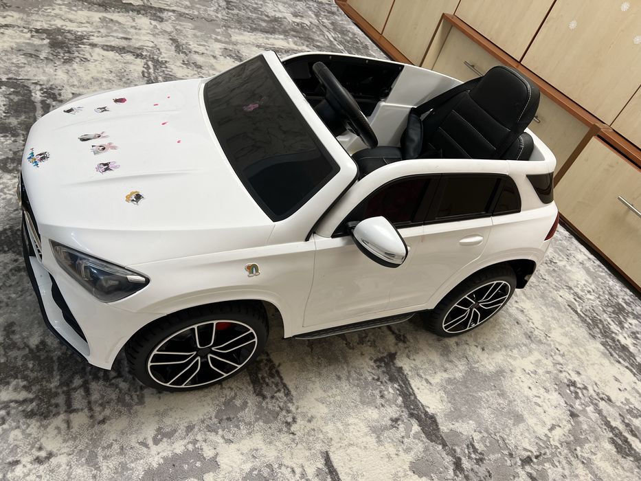 Продам електро автомобиль в идеальном состоянии