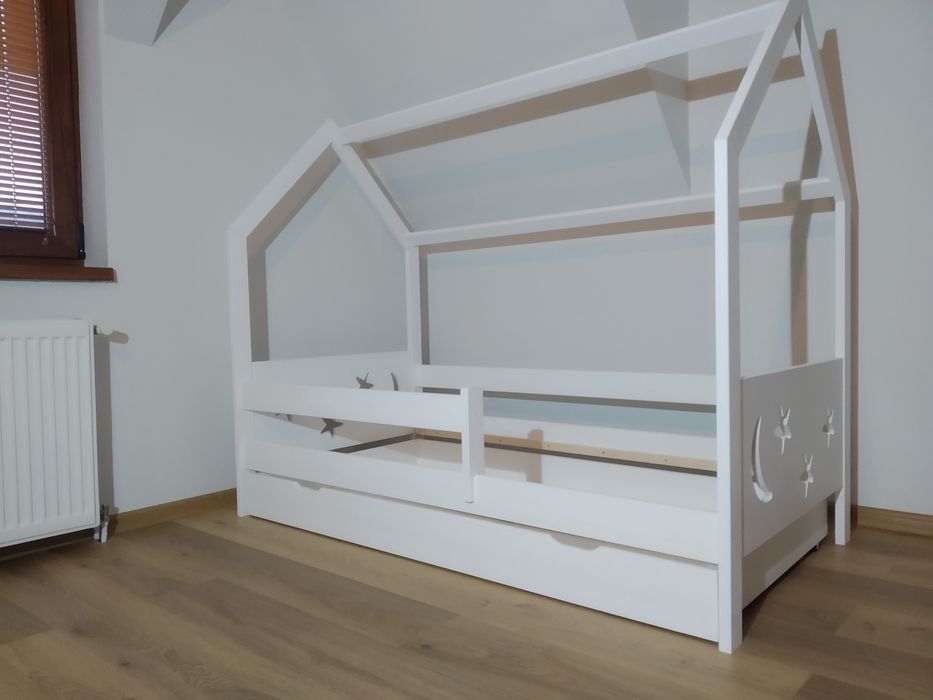 Łóżko domek z szufladą na pościel alb na materac