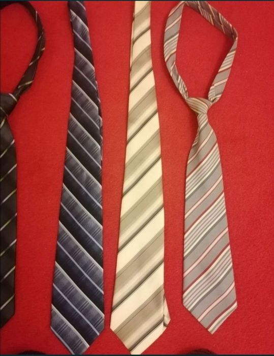 Krawaty męskie (cena za wszystkie 9 szt)