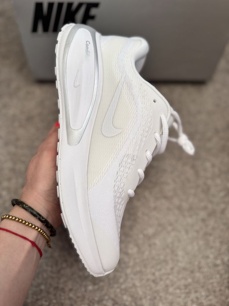 Nike кроссовки беговые Journey Run 38,5 розмір