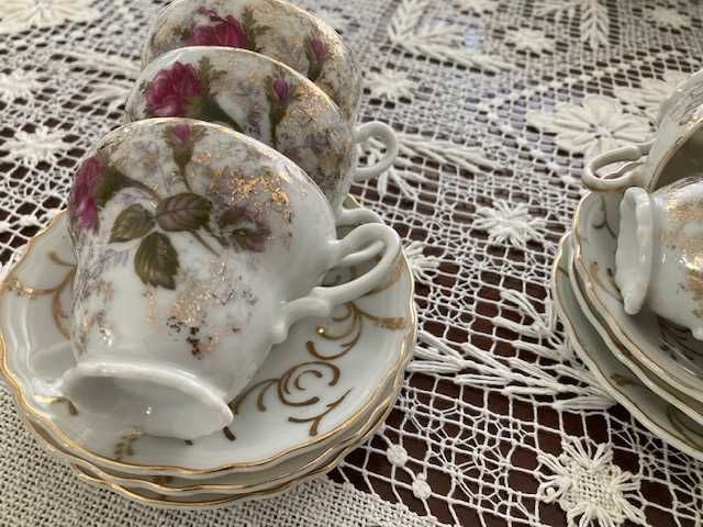 Serviços de café e de chá chineses antigos, porcelana, motivo flores