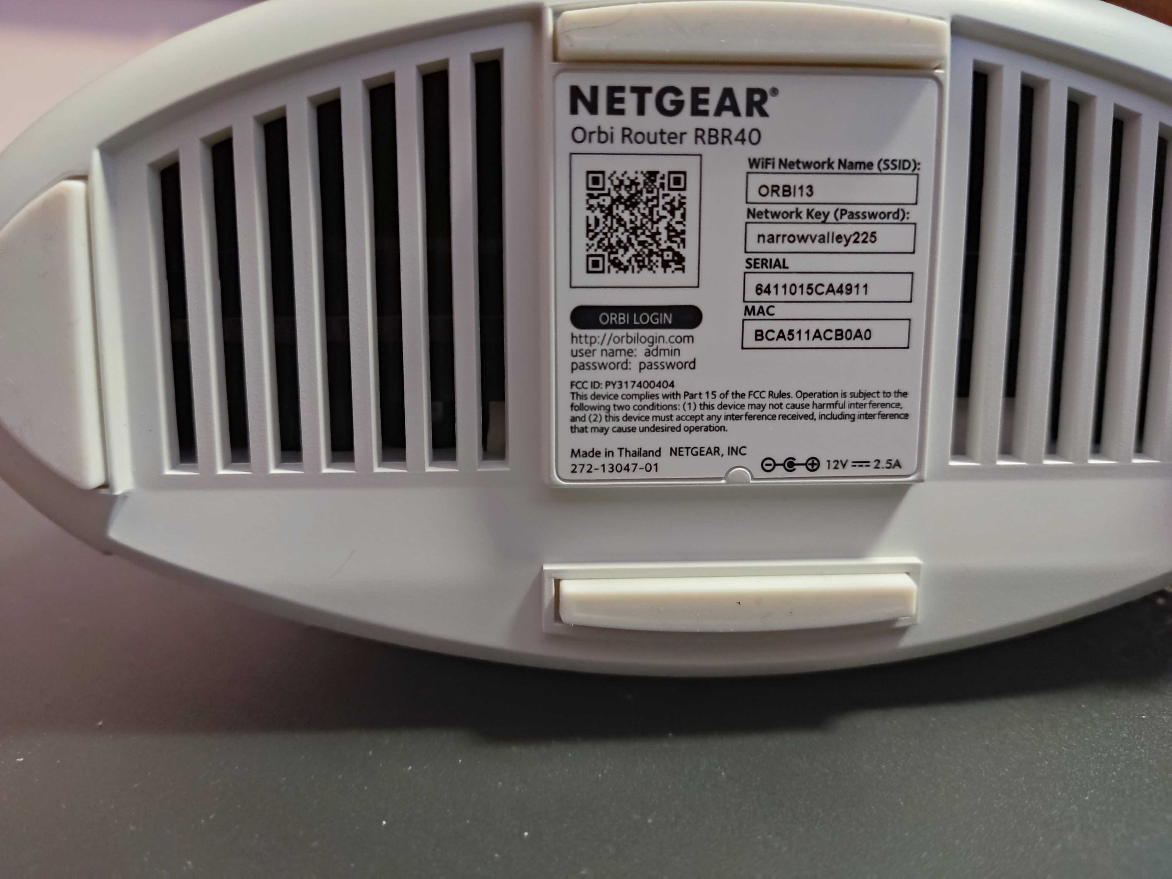 Роутер Netgear Orbi RBR40 Tri-Band Mesh