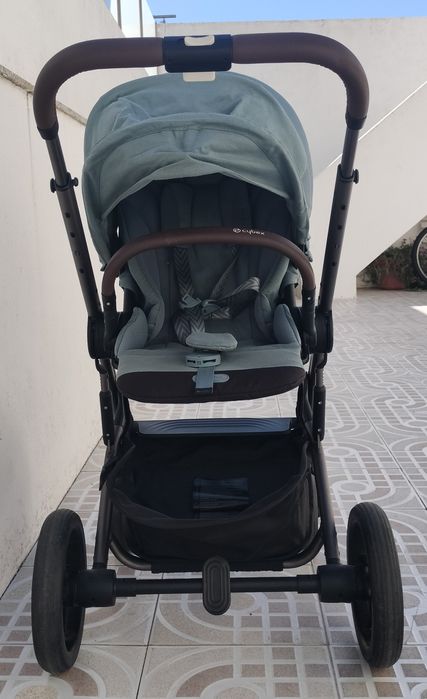 Carrinho passeio bebé