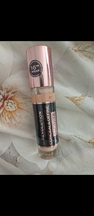 Nowy korektor do twarzy