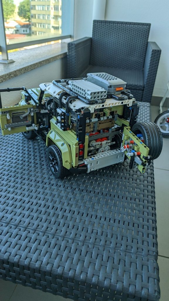 Land Rover Defender technic 2573 peças