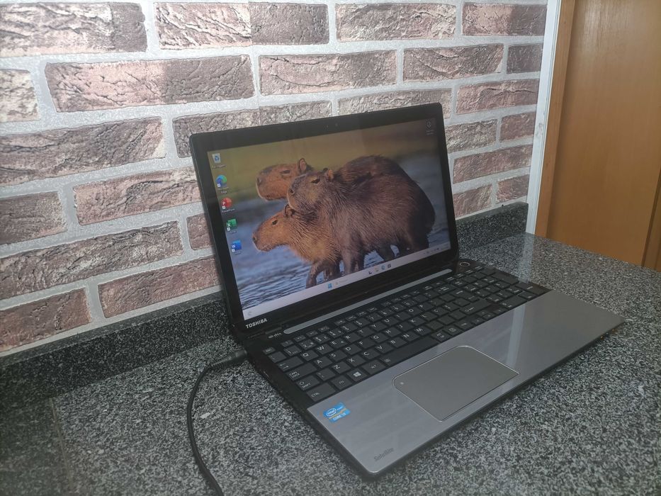 Toshiba L50T-A -11U core i3 RAM 8gb SSD 240gb tela 15.6p tátil