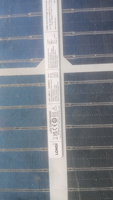 Painel fotovoltaico bifocal