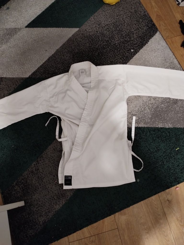 Kimono Karate outshock (Decathlon) 150 cm