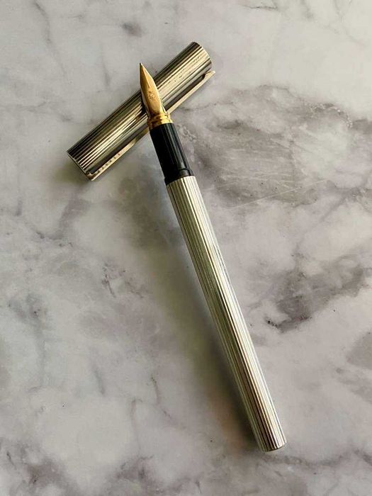 Caneta ST Dupont Bico de Ouro Sólido 18 Quilates