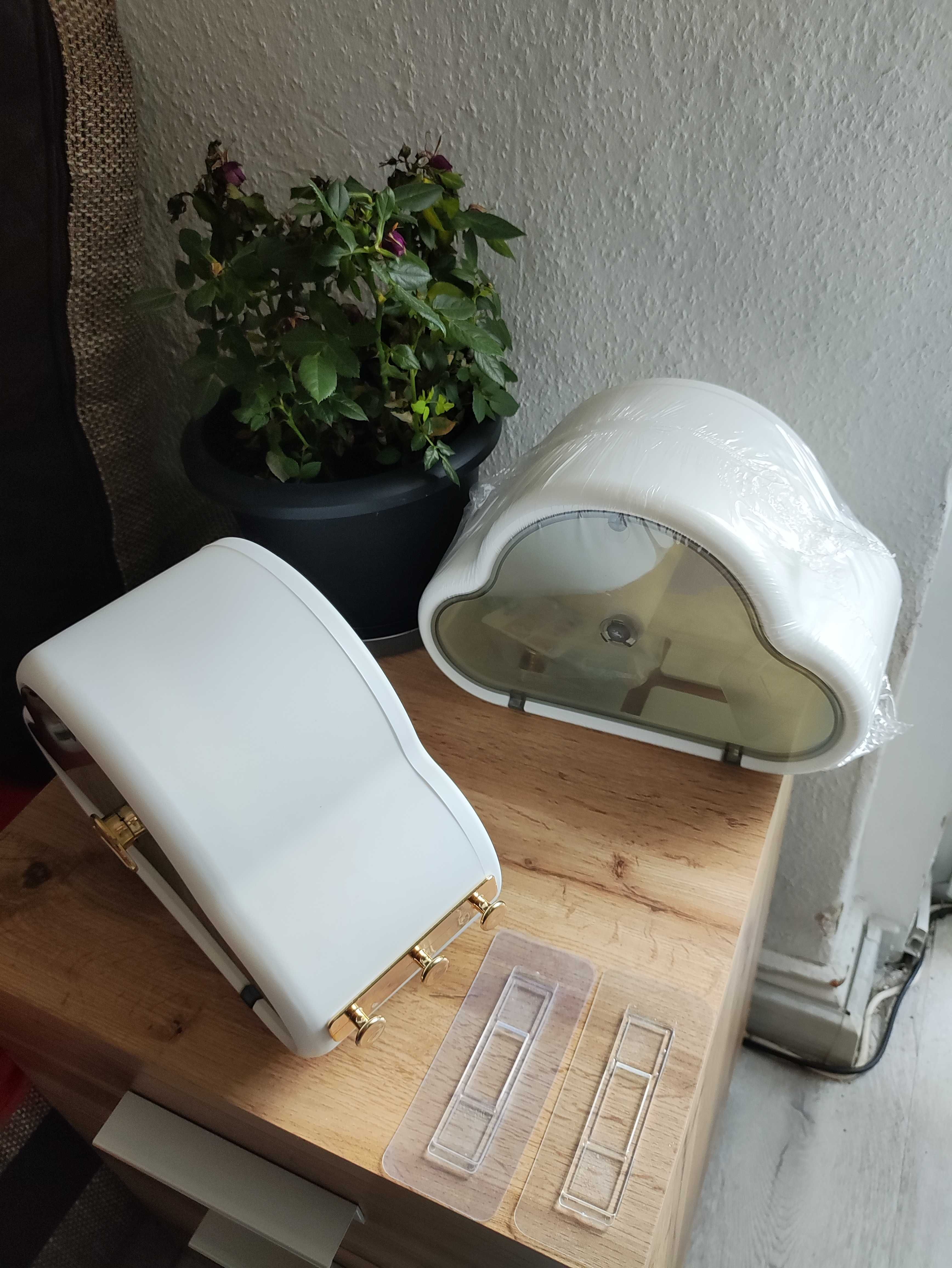 Uchwyt na papier toaletowy biały ścienny na ścianę wieszak z półka