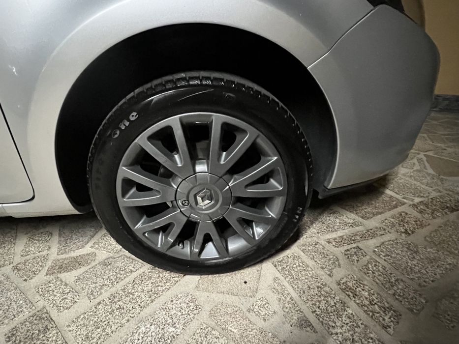 Renault clio comercial 2012