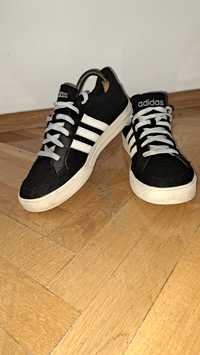 Sprzedana adidasy rozmiar 45