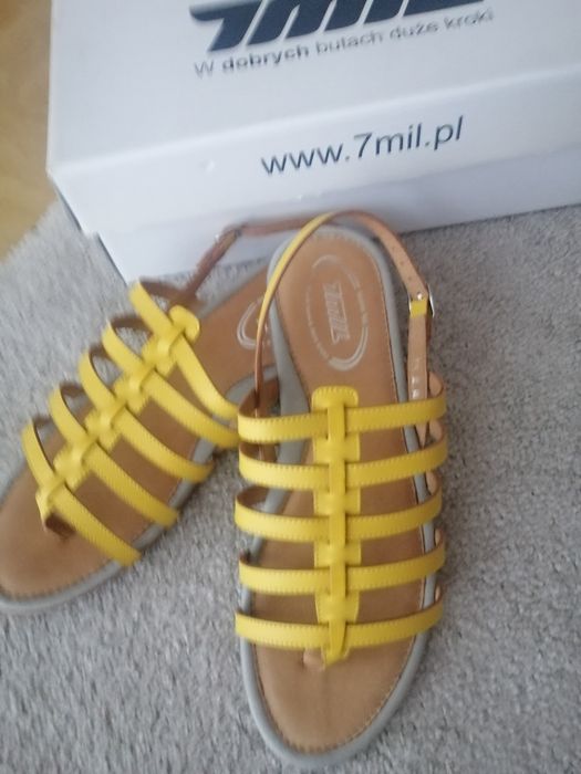 Sandały nowe skórzane 7 mil w rozmiarze 38