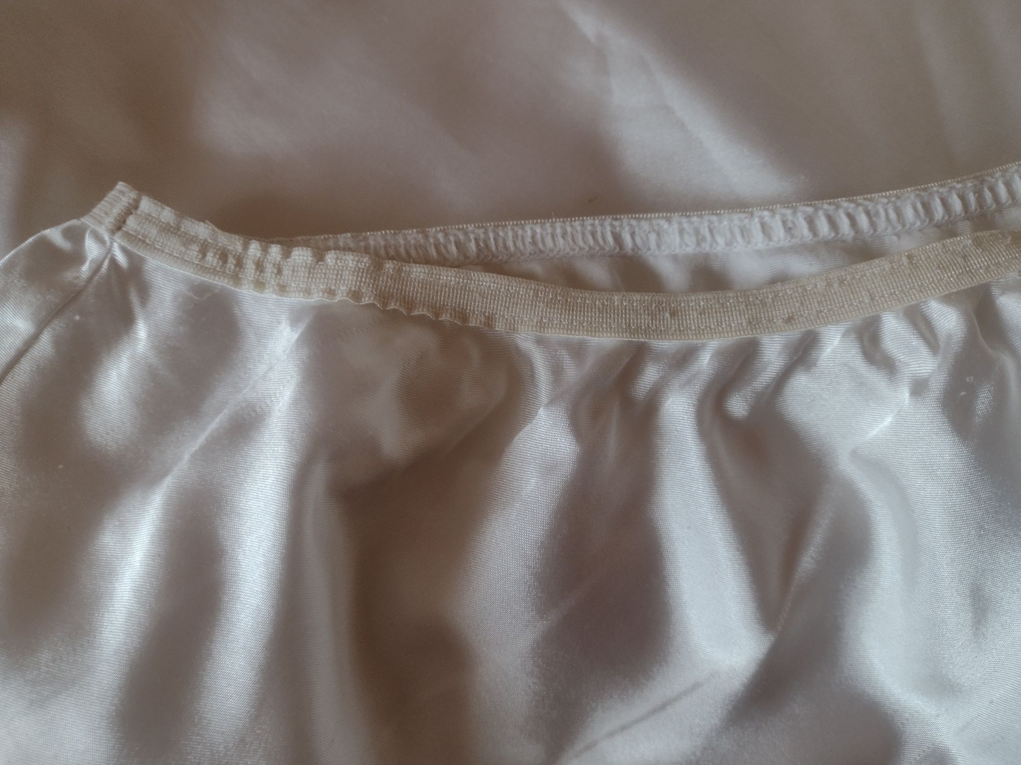 (40/L) Biała półhalka pod spódnicę z Londynu, Halka pod sukienkę