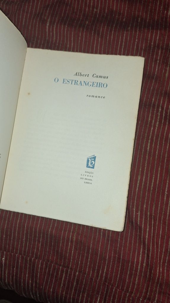 Albert Camus O estrangeiro prefácio Sartre