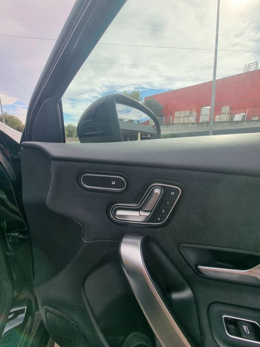 Mercedes-Benz A 180 d | Único Dono | 97.000 km | Full Extras |