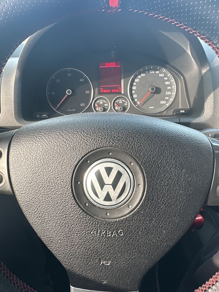 Volkswagen Golf V