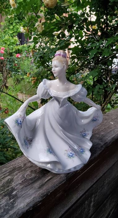 Порцелянова красуня Royal Doulton. Kathy.
Ручної роботи, ручний розпи