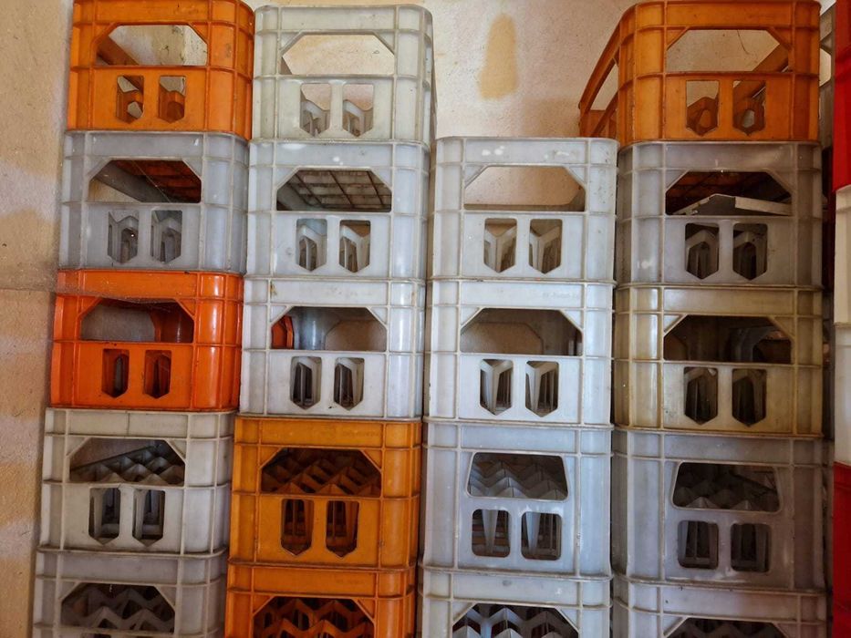 Puste transportery na wodę, napoje 0,33