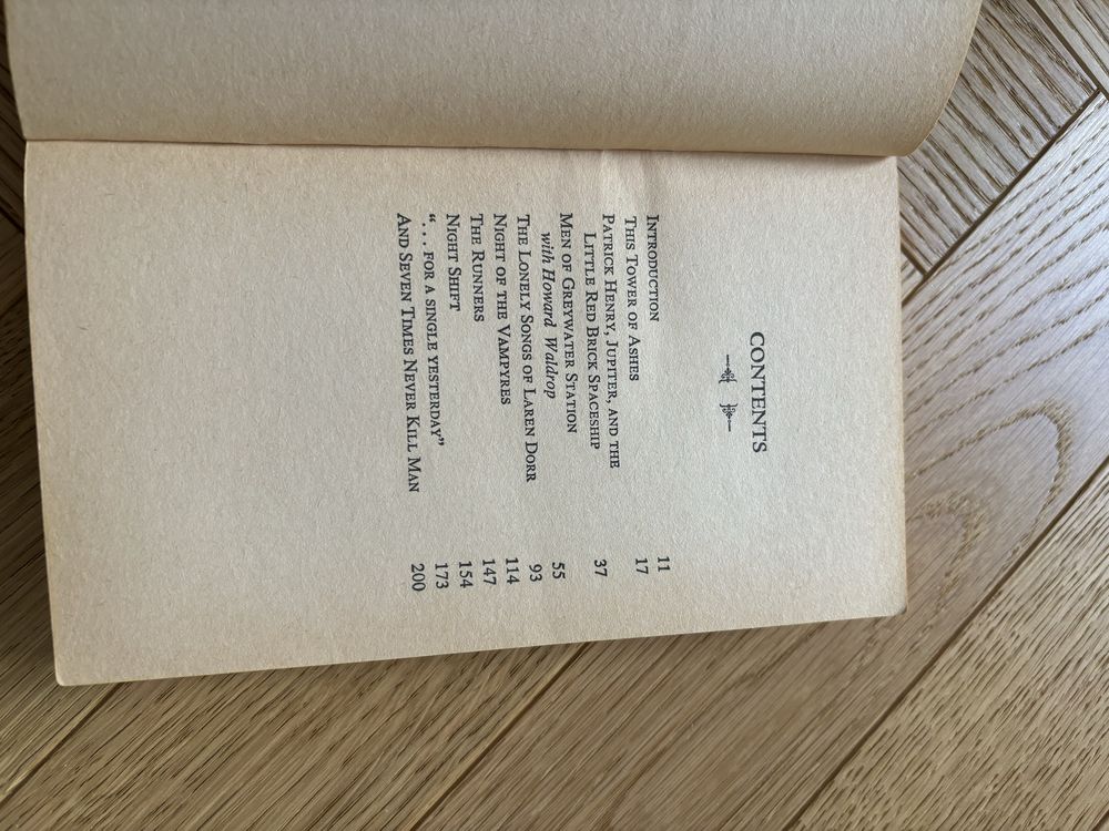 Książka Songs of Stars and Shadows George RR Martin 1977