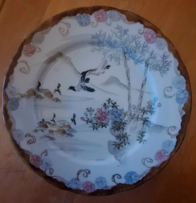 Pratos policromados japoneses pintados à mão porcelana Meiji pássaros