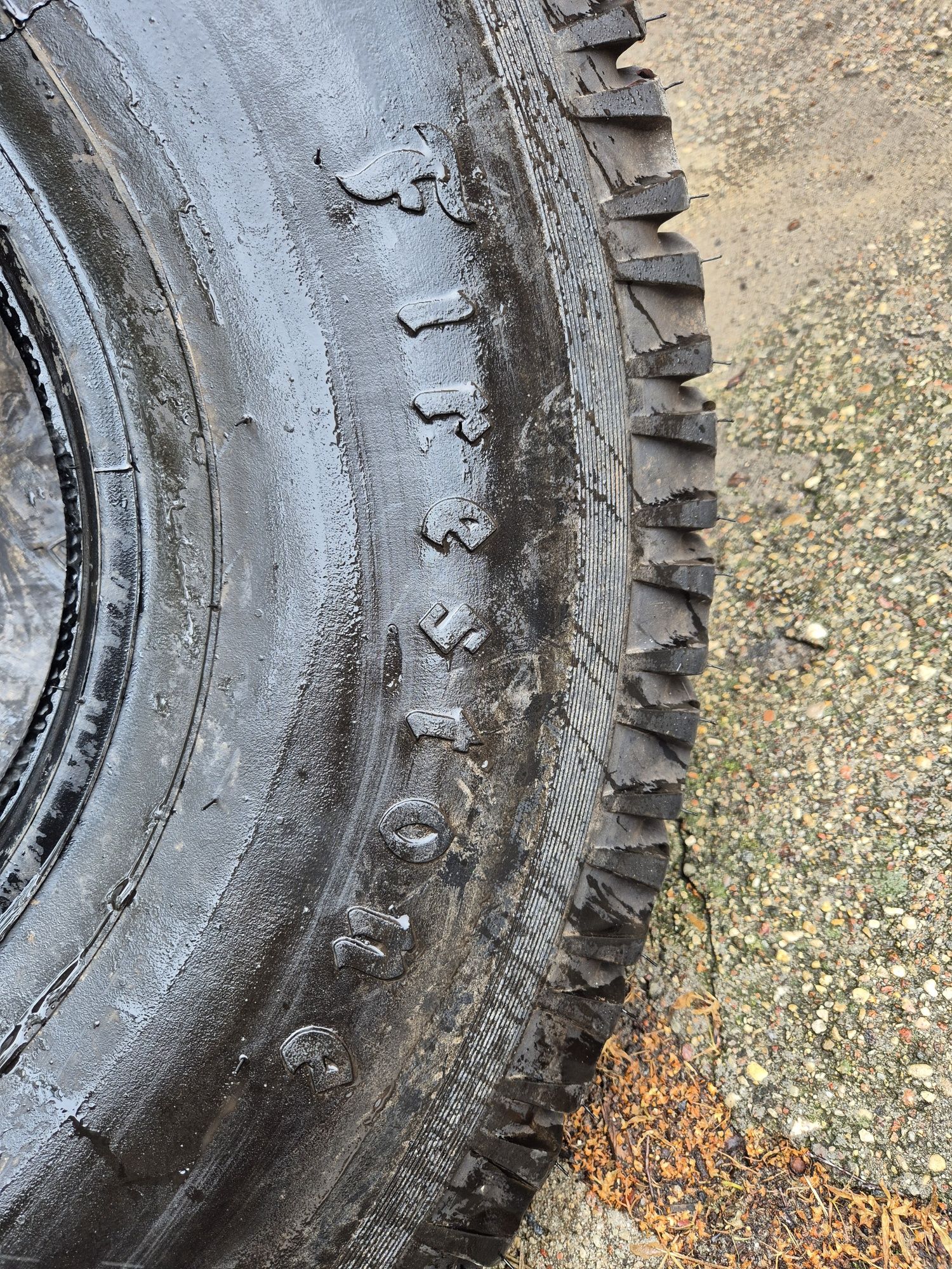 Opony 10.50-16  10.50r16