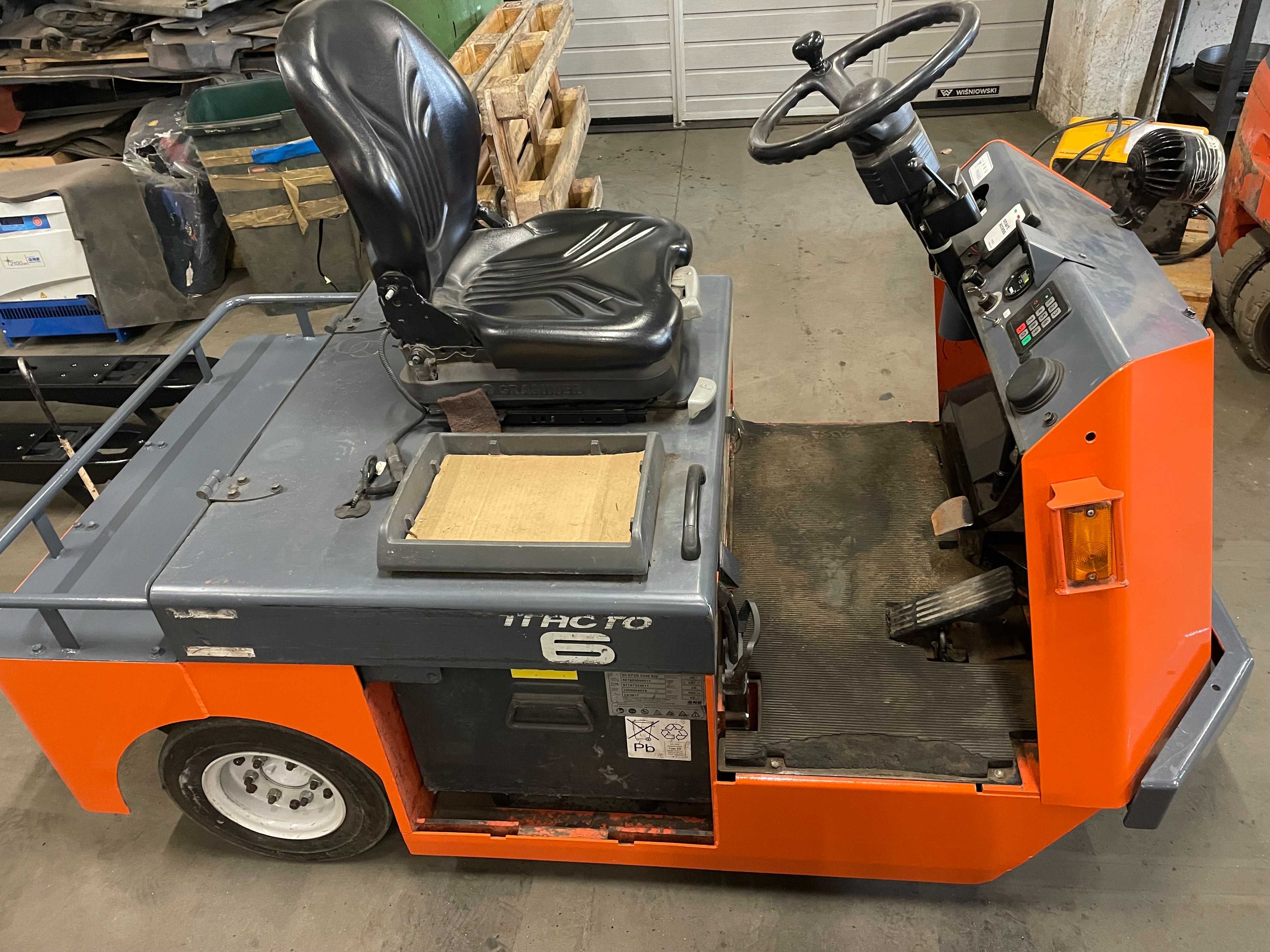 Wózek Elektryczny holowniczy TOYOTA CBT6