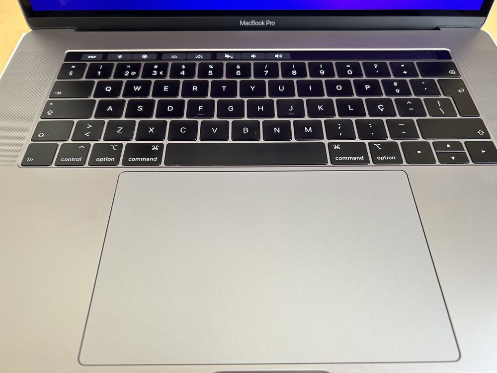 Macbook Pro 15” 2019 i7