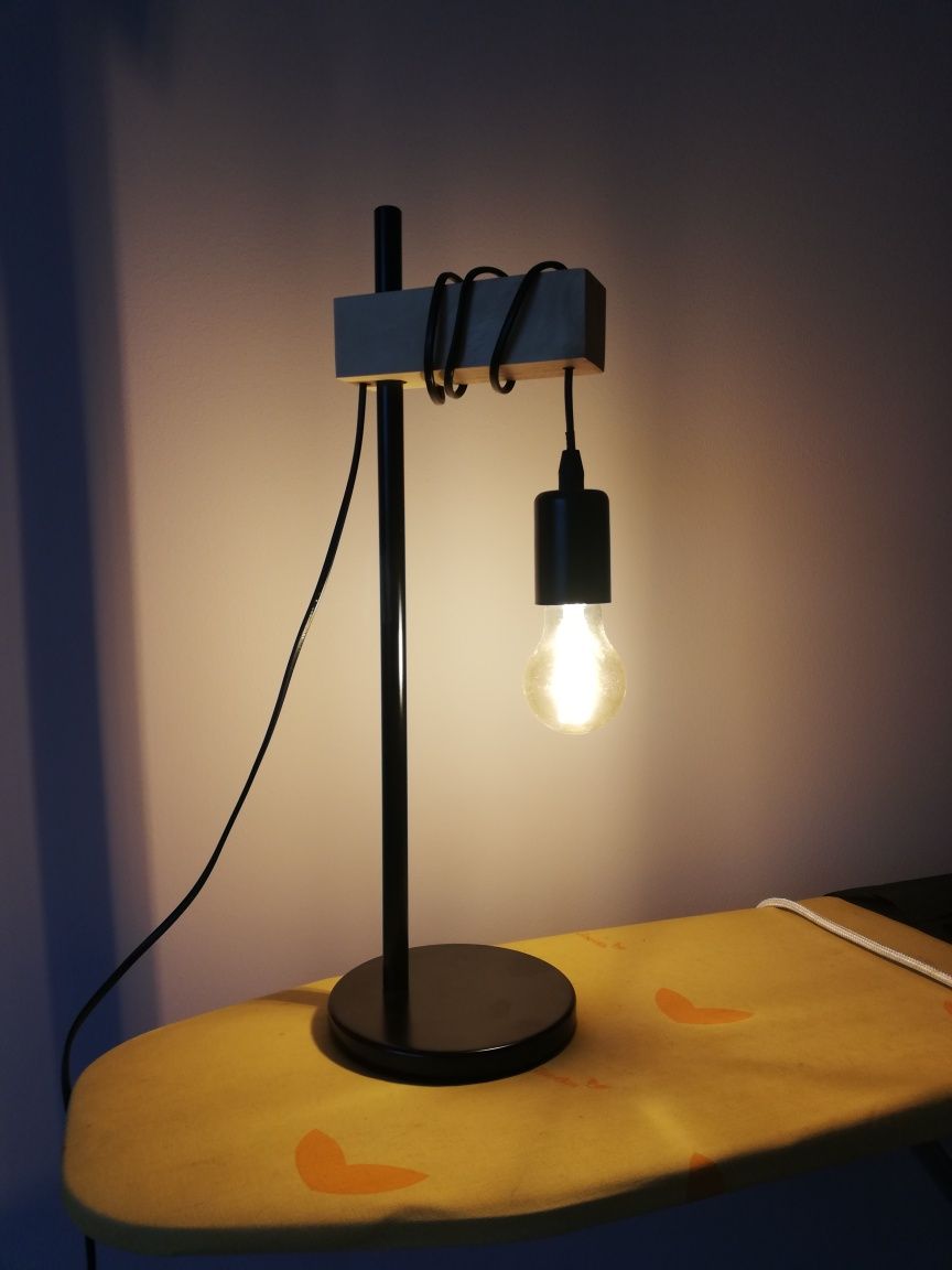 Lampa stojąca w stylu rustykalnym Eglo Townshed