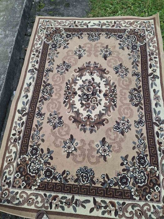 Палац, коври, доріжка