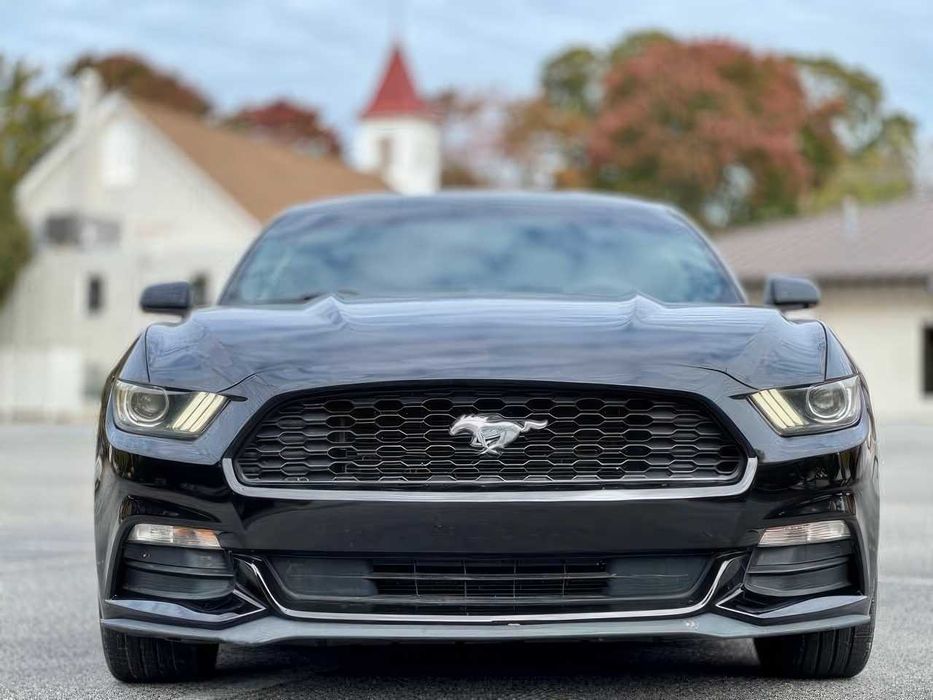 Ford Mustang V6      2017