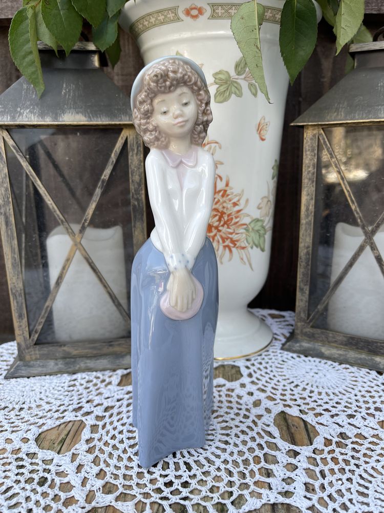 Фигурка статуэтка фарфоровая NAO by Lladro