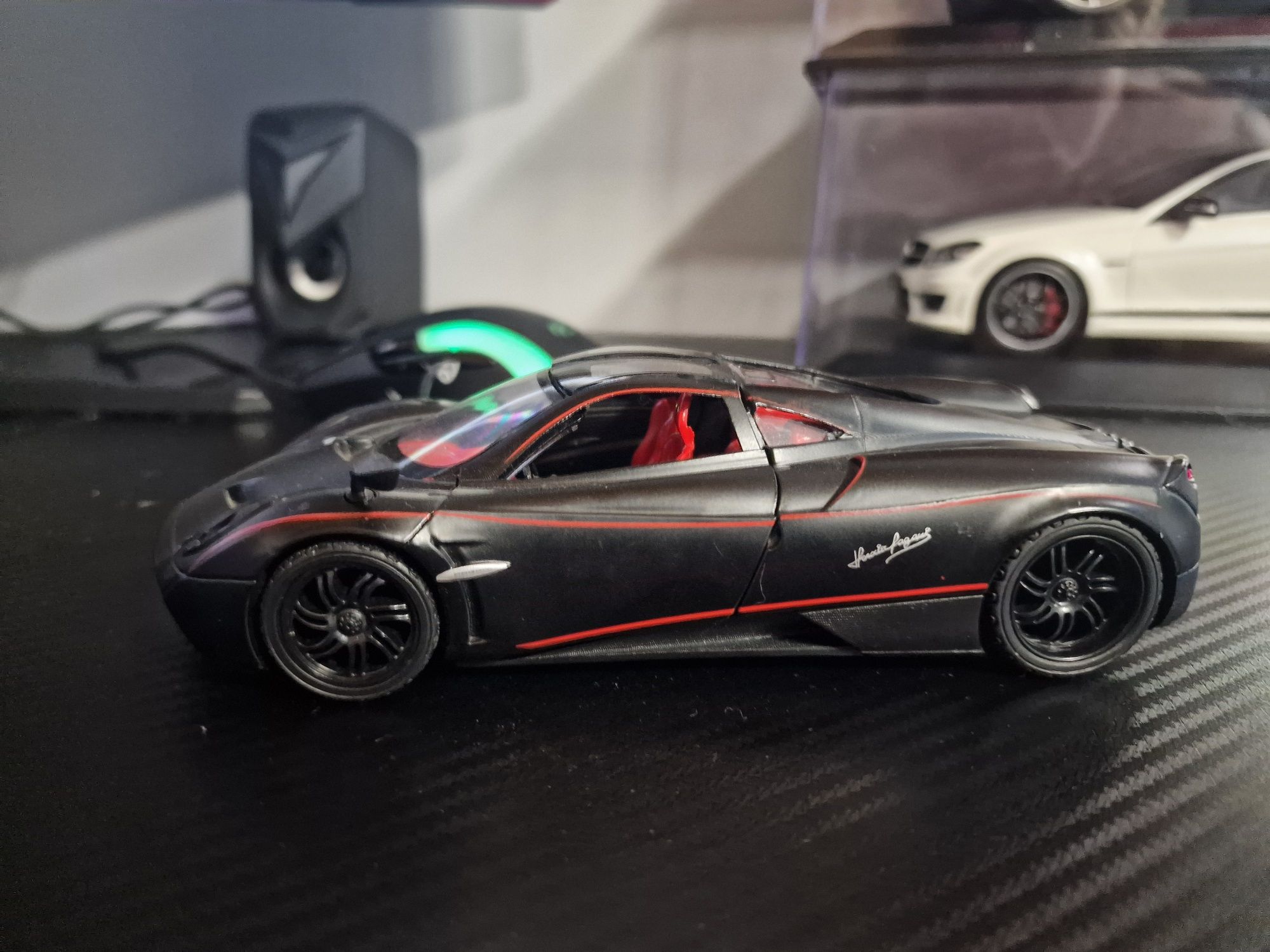 Pagani Huayra 1:24